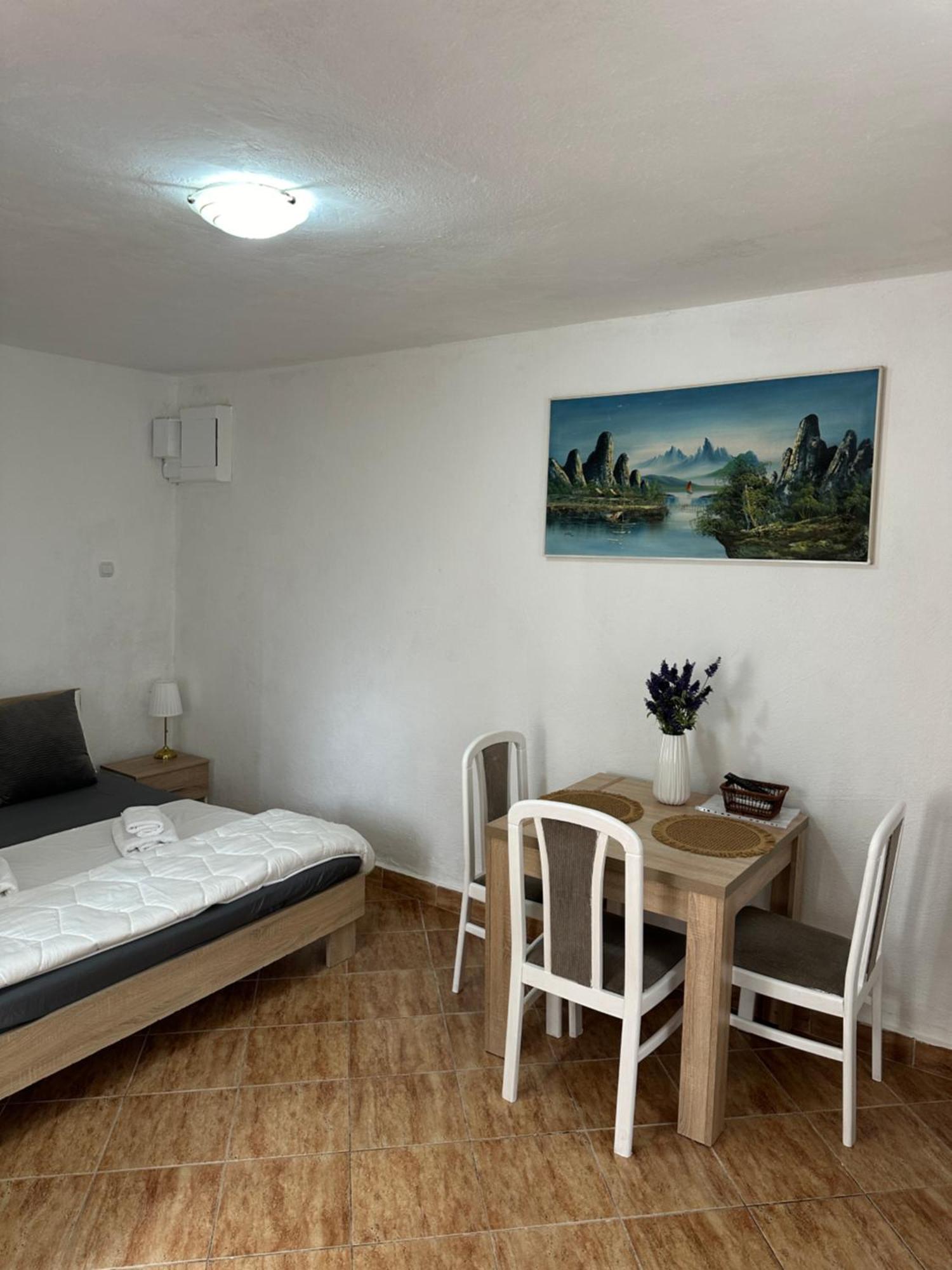 Apartman Nina Risan Exterior foto